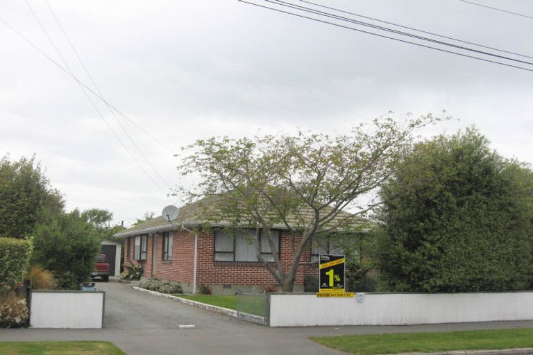 Photo of property in 17 Liverton Crescent, Bishopdale, Christchurch, 8053