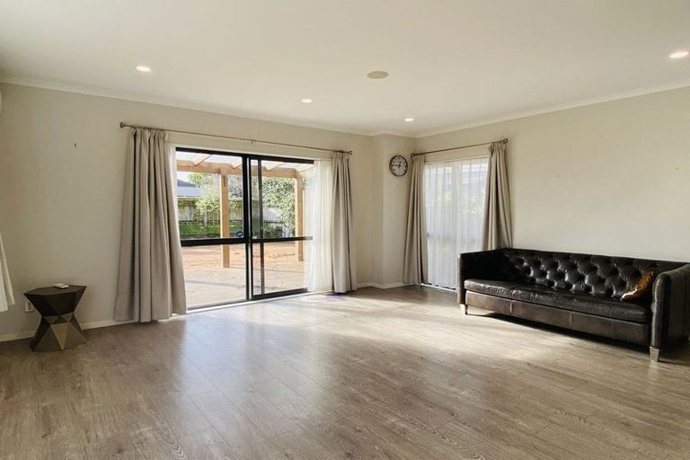 Photo of property in 55 Bordeaux Parade, Te Atatu South, Auckland, 0610