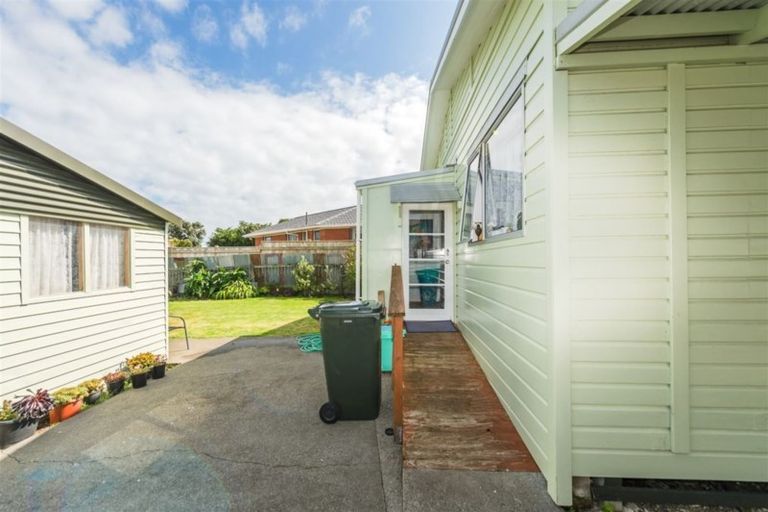 Photo of property in 143 Cornfoot Street, Castlecliff, Whanganui, 4501