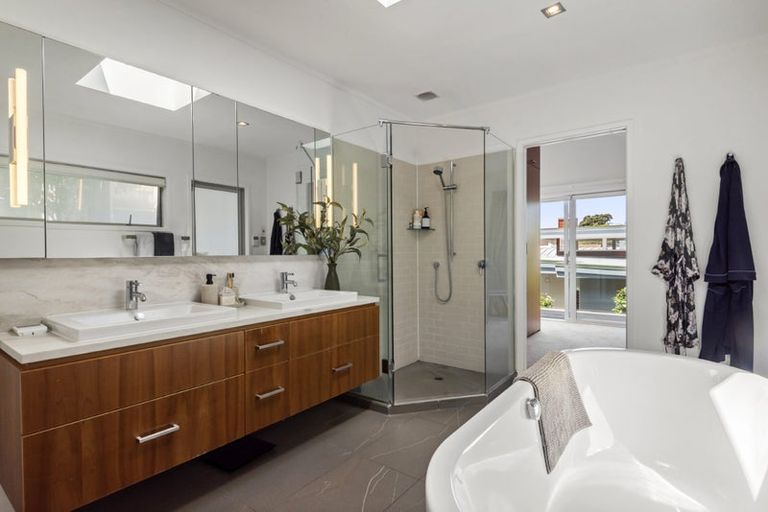 Photo of property in 2 Manurere Avenue, Takapuna, Auckland, 0622