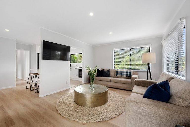 Photo of property in 8 Oldham Place, Browns Bay, Auckland, 0630