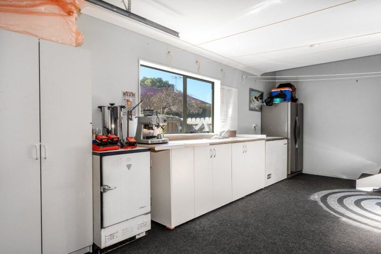 Photo of property in 10 Wouldbank Way, Welcome Bay, Tauranga, 3112