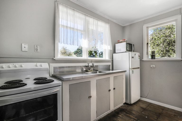 Photo of property in 31 Arimu Road, Papakura, 2110