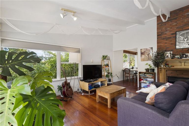 Photo of property in 62 Braemar Road, Castor Bay, Auckland, 0620