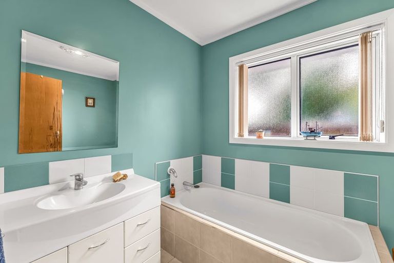 Photo of property in 34 Dunedin Street, Redwood, Christchurch, 8051