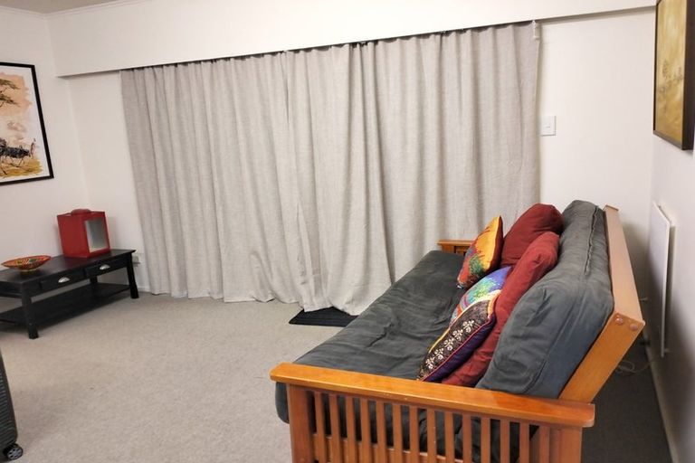 Photo of property in 10 Paparata Street, Karori, Wellington, 6012