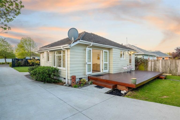 Photo of property in 218 Weston Road, St Albans, Christchurch, 8052