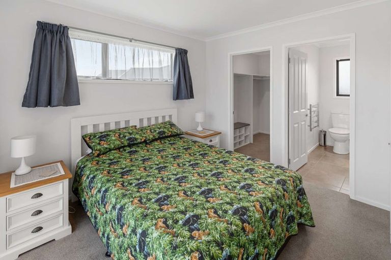 Photo of property in 28 Magnolia Crescent, Tawhero, Whanganui, 4501