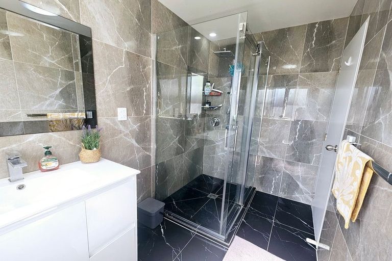 Photo of property in 3/331 Massey Road, Mangere East, Auckland, 2024