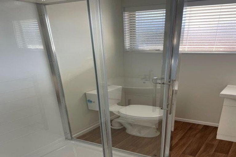 Photo of property in 1a Saint Vincent Way, Waikanae, 5036