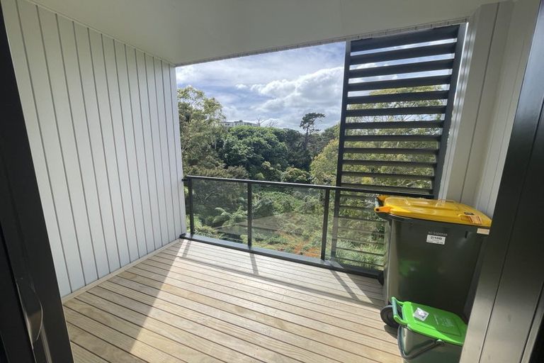 Photo of property in 2/10b Huka Road, Birkenhead, Auckland, 0626