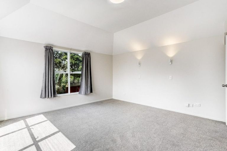 Photo of property in 3 Charles Prevost Drive, The Gardens, Auckland, 2105