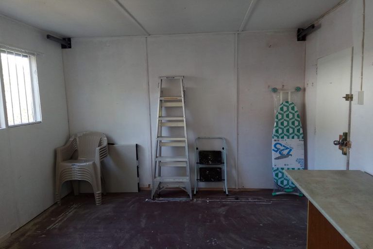 Photo of property in 52 Meadowood Drive, Unsworth Heights, Auckland, 0632