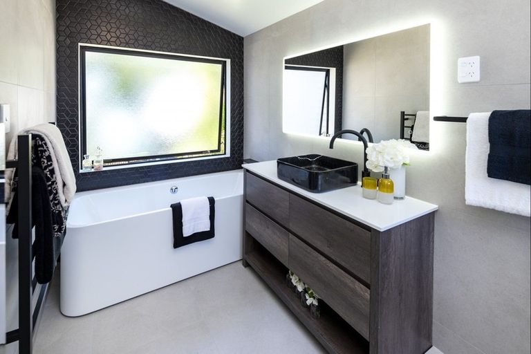 Photo of property in 155 Pah Road, Cockle Bay, Auckland, 2014