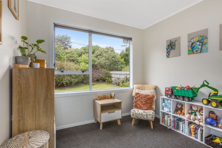 Photo of property in 23 Paekakariki Hill Road, Pauatahanui, Porirua, 5381