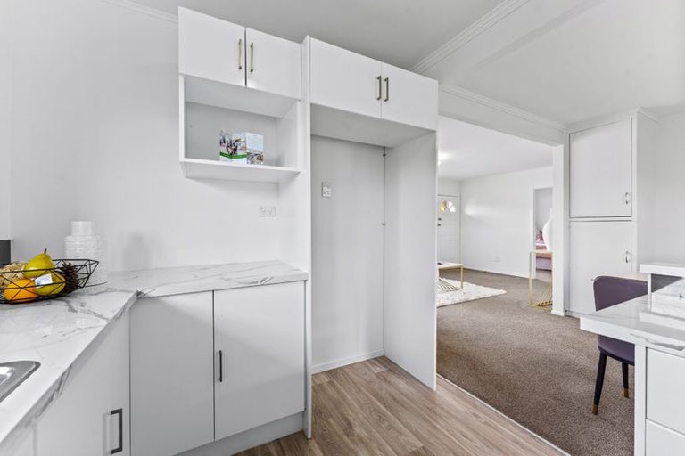 Photo of property in 2/24 Evelyn Place, Hillcrest, Auckland, 0627