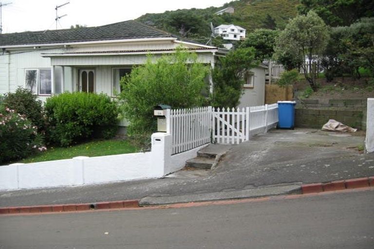 Photo of property in 3-5 Knoll Street, Island Bay, Wellington, 6023