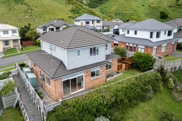 Photo of property in 51 Erlestoke Crescent, Churton Park, Wellington, 6037