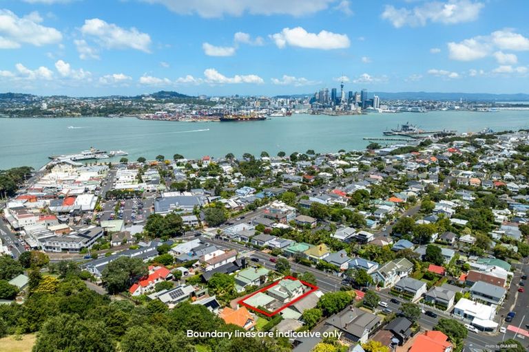Photo of property in 88 Victoria Road, Devonport, Auckland, 0624