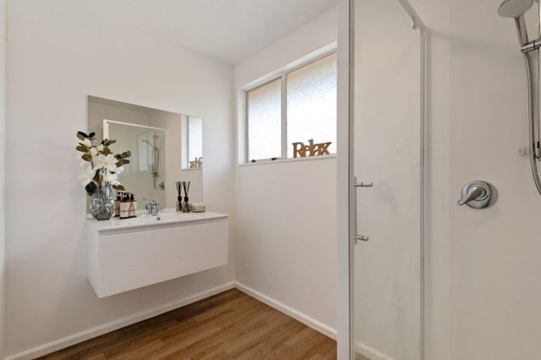 Photo of property in 2/4 Kotare Street, Fendalton, Christchurch, 8041