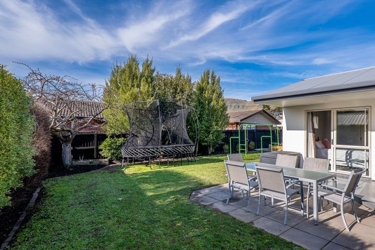 Photo of property in 7 Castleview Lane, Heathcote Valley, Christchurch, 8022