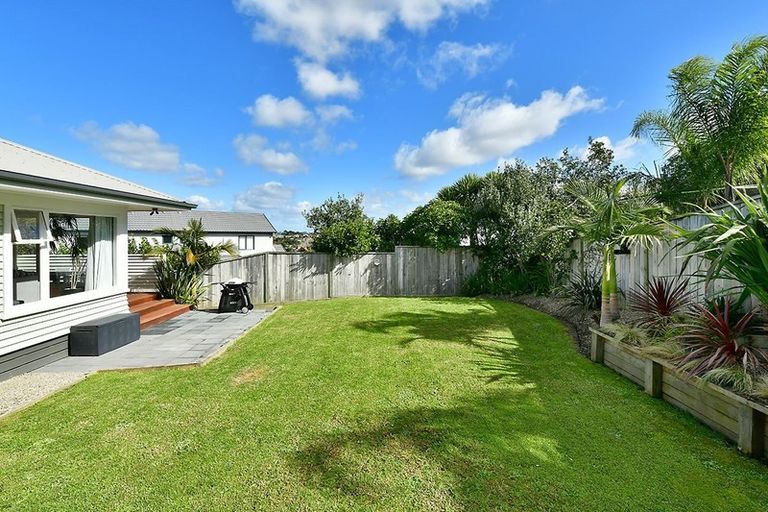 Photo of property in 2 Carento Way, Stanmore Bay, Whangaparaoa, 0932
