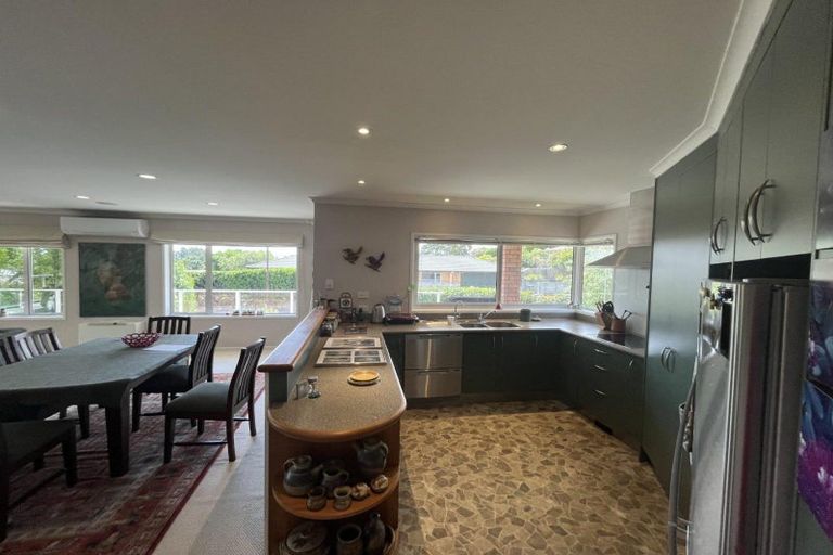 Photo of property in 2 Manukaka Heights, Hurdon, New Plymouth, 4310