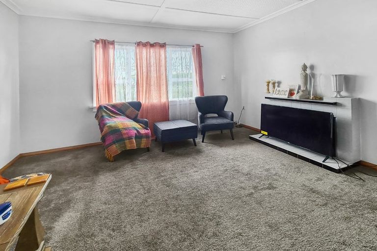 Photo of property in 192 Tasman Street, Opunake, 4616