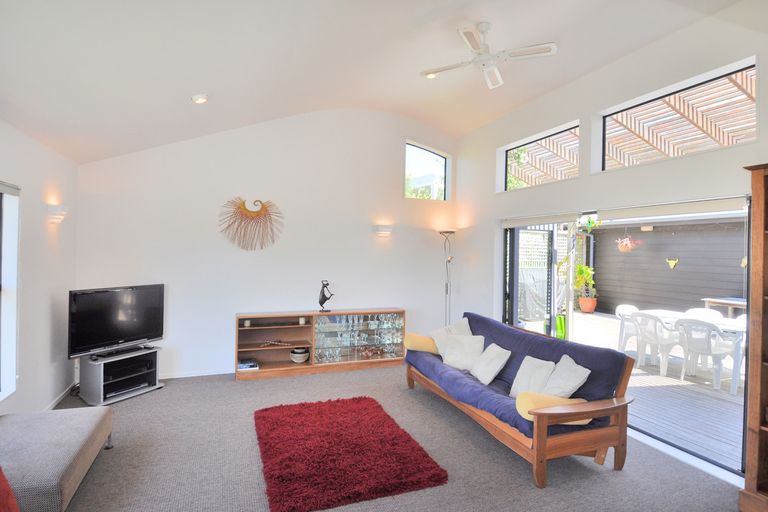 Photo of property in 16 Barrier View Road, Leigh, 0985