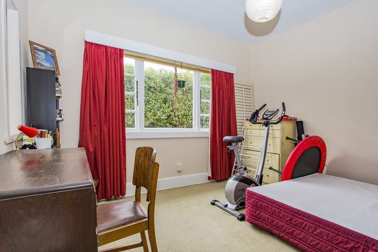 Photo of property in 174 Weston Road, St Albans, Christchurch, 8052