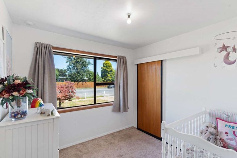 Photo of property in 22 Woodend Road, Woodend, 7610