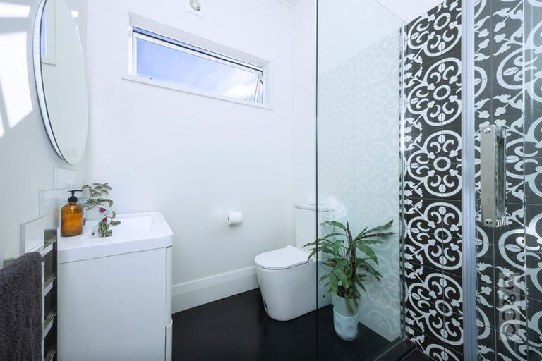 Photo of property in 8 Puriri Street, Helensville, 0800