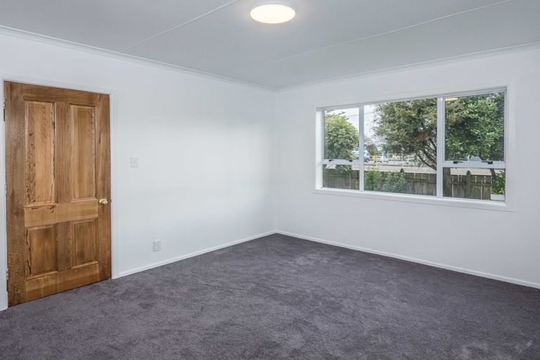 Photo of property in 8 Cambridge Street, Levin, 5510