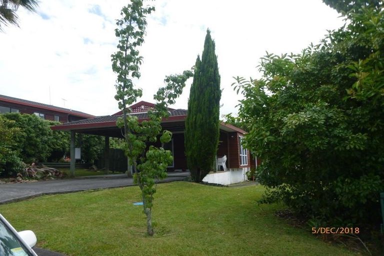 Photo of property in 89 Totaravale Drive, Totara Vale, Auckland, 0629