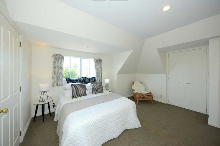 Photo of property in 233 Avonhead Road, Avonhead, Christchurch, 8042