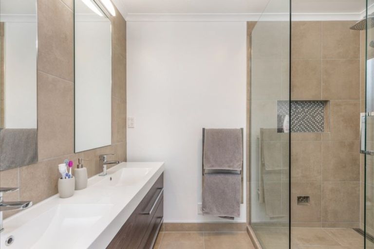 Photo of property in 22 Mangakoea Place, St Andrews, Hamilton, 3200