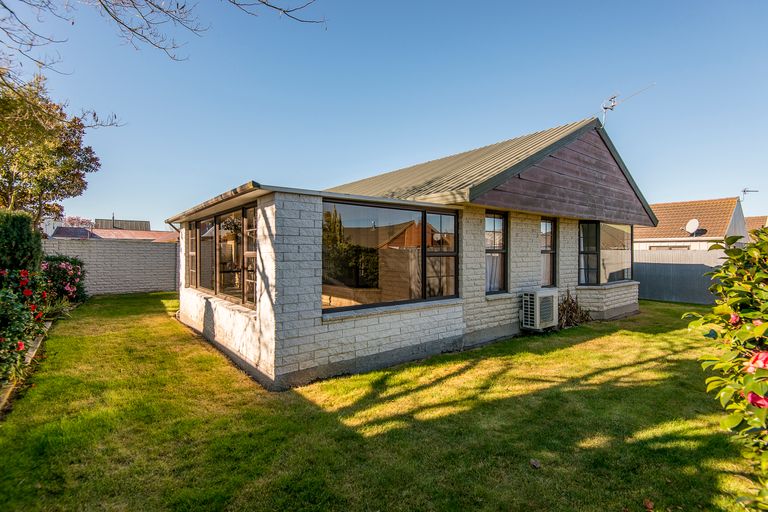 Photo of property in 60a Main North Road, Woodend, 7610