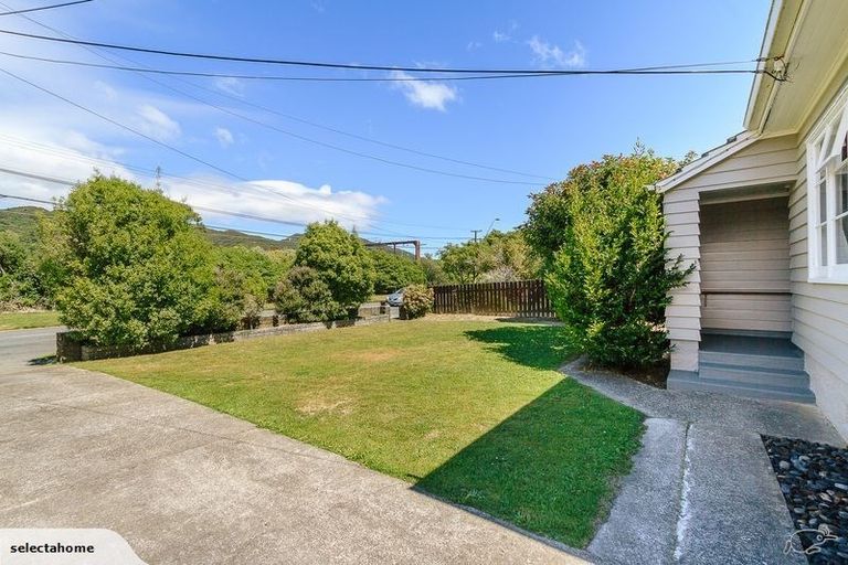 Photo of property in 142 Oxford Terrace, Epuni, Lower Hutt, 5011