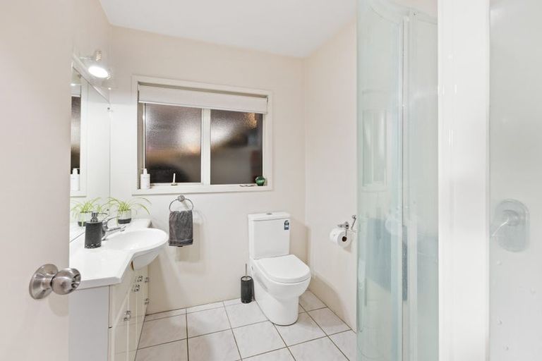 Photo of property in 8f Roseberry Avenue, Birkenhead, Auckland, 0626