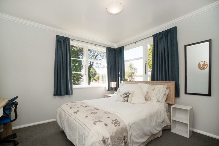 Photo of property in 19 College Street, Awapuni, Palmerston North, 4412