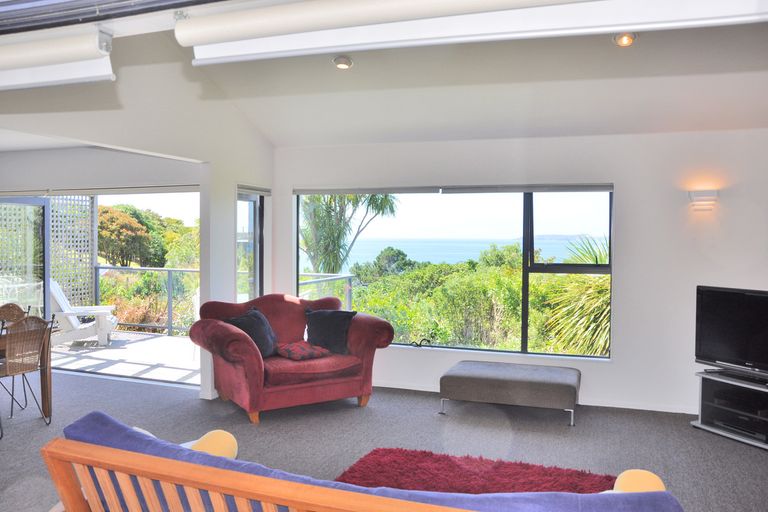 Photo of property in 16 Barrier View Road, Leigh, 0985