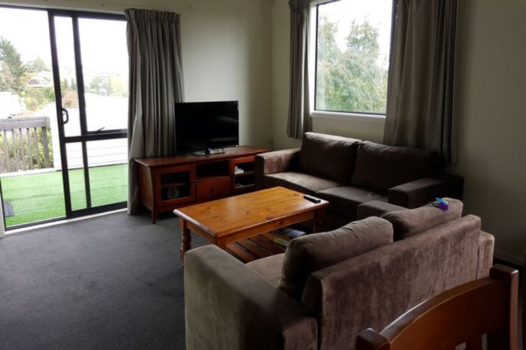 Photo of property in 8d Schnapper Rock Road, Schnapper Rock, Auckland, 0632
