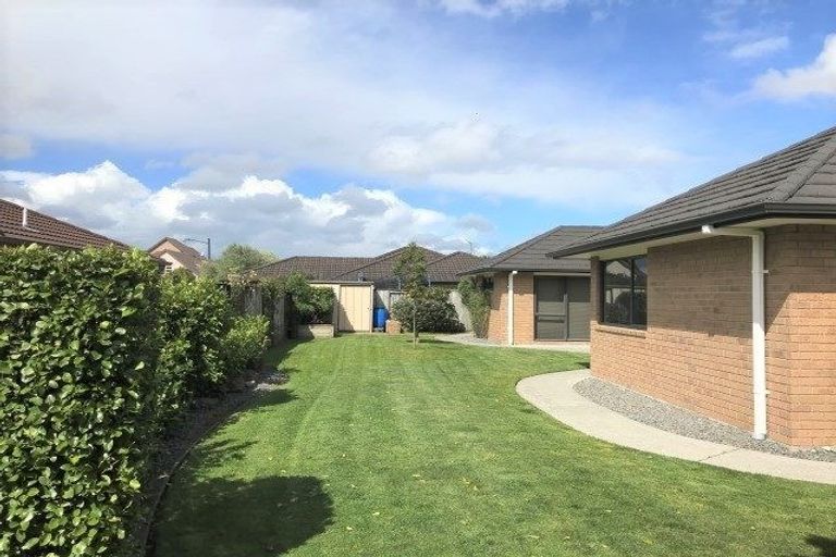 Photo of property in 15 Waiora Place, Pyes Pa, Tauranga, 3112