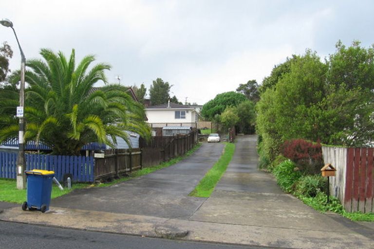 Photo of property in 25 Helleur Road, Massey, Auckland, 0614