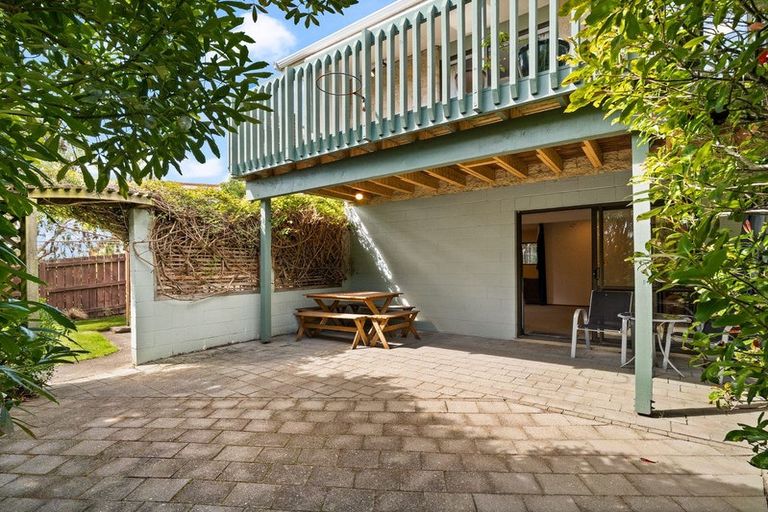 Photo of property in 33 Walton Park Avenue, Fairfield, Dunedin, 9018