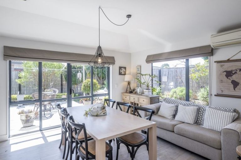 Photo of property in 3 Holcombe Drive, Paraparaumu, 5032