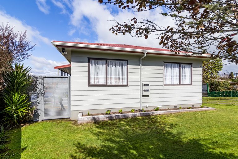 Photo of property in 3a Hawk Place, Selwyn Heights, Rotorua, 3015