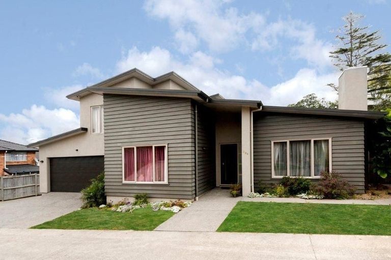 Photo of property in 29d Paparoa Road, Cockle Bay, Auckland, 2014