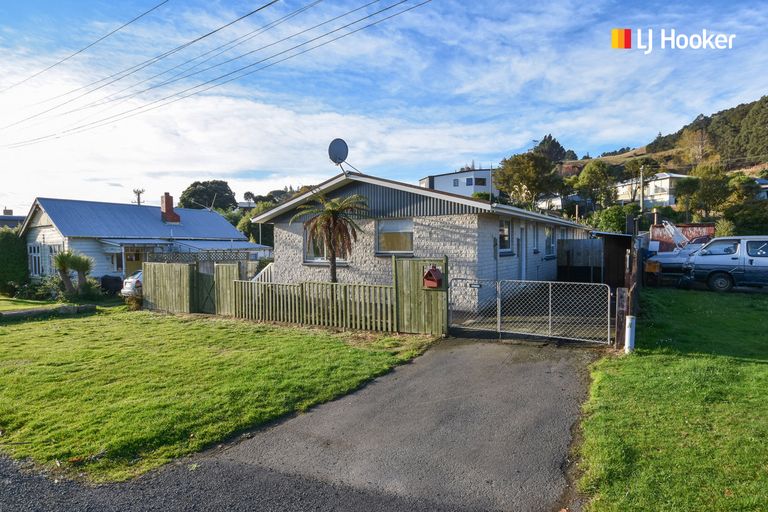 Photo of property in 13a Greenacres Street, Macandrew Bay, Dunedin, 9014