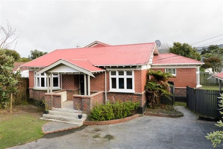Photo of property in 95 Pohutukawa Street, Woburn, Lower Hutt, 5011